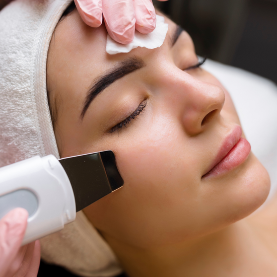 Tiefenreinigung mit Skinbooster – Klare Haut & neue Frische