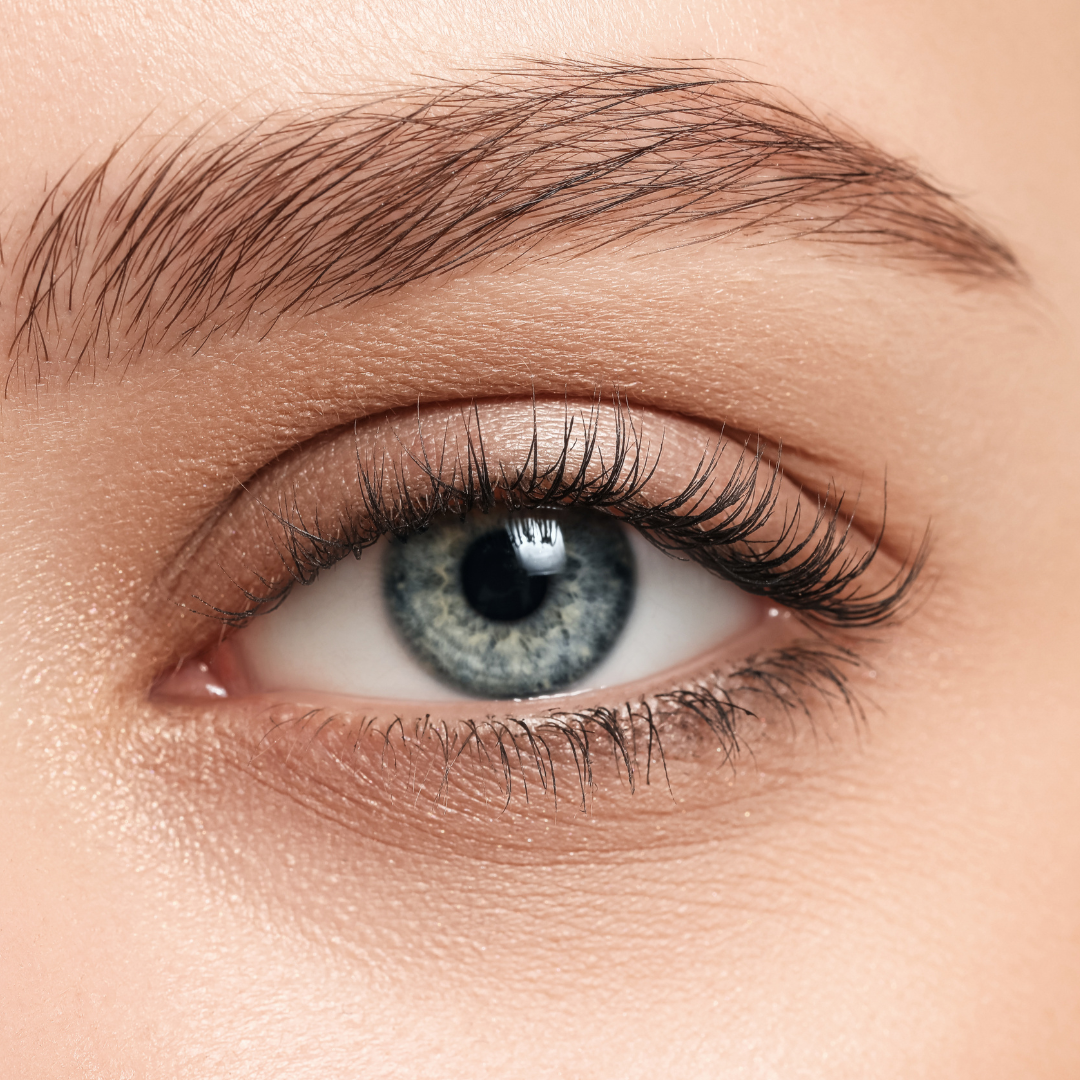 Perfekte Augenbrauen und Wimpern – Dein Blickfang für jeden Tag