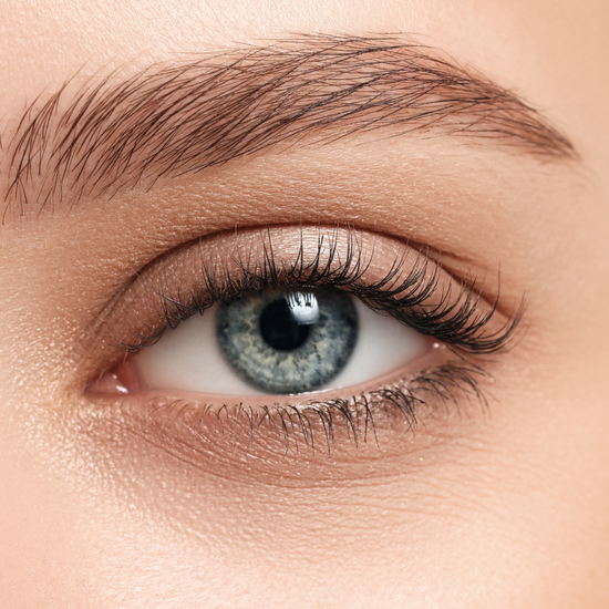 Perfekte Augenbrauen und Wimpern – Dein Blickfang für jeden Tag