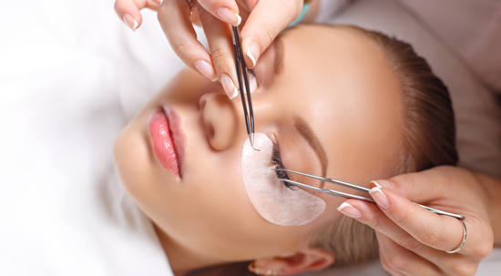 Wimpern- und Augenbrauen